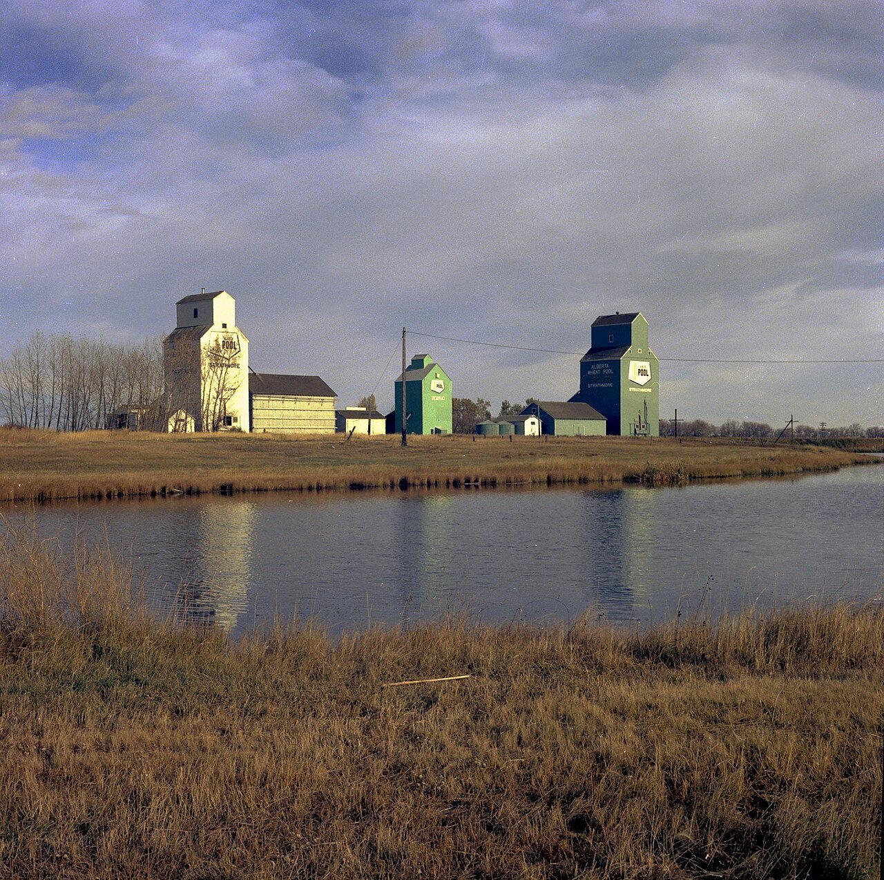Strathmore Alberta grain elevators